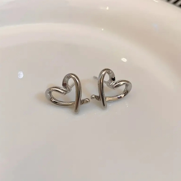 Hollow Heart Silver Earrings - Picture 1 of 7
